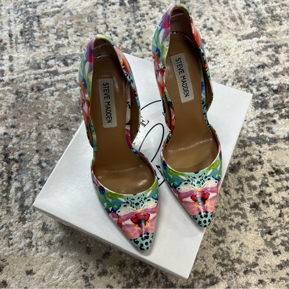 Steve Madden Pumps - Picture 2 of 4